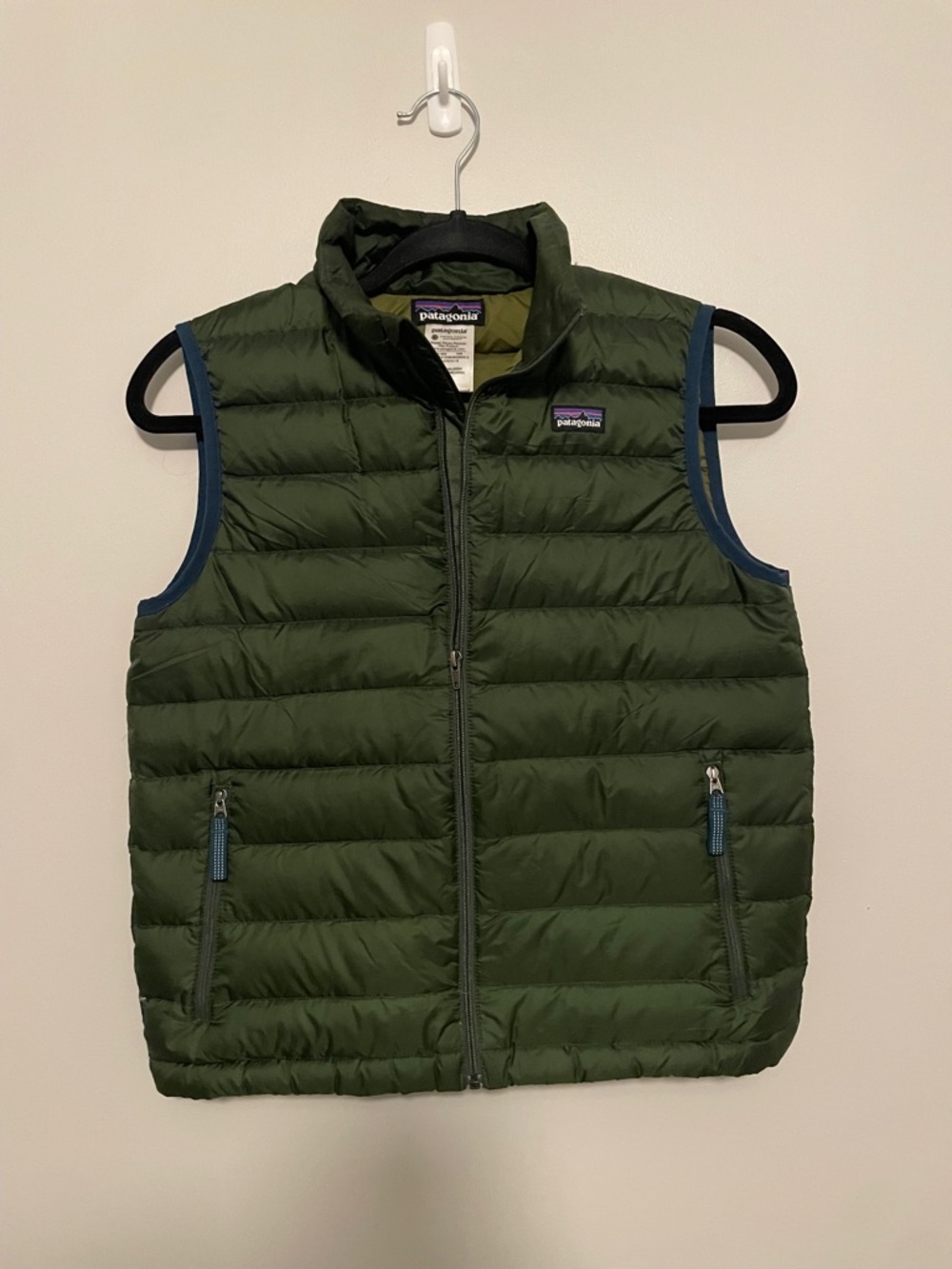 Patagonia Green Quilted Down Vest - Boys Large